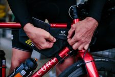 Apidura Bag Racing Frame Pack  2.4 L