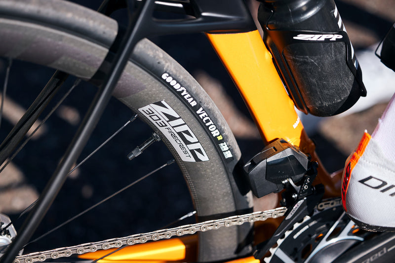 Load image into Gallery viewer, Zipp    Gravel Tire    Goodyear Vector R XPLR   TR/UHP/Sheild/120tpi  Black   700x40C
