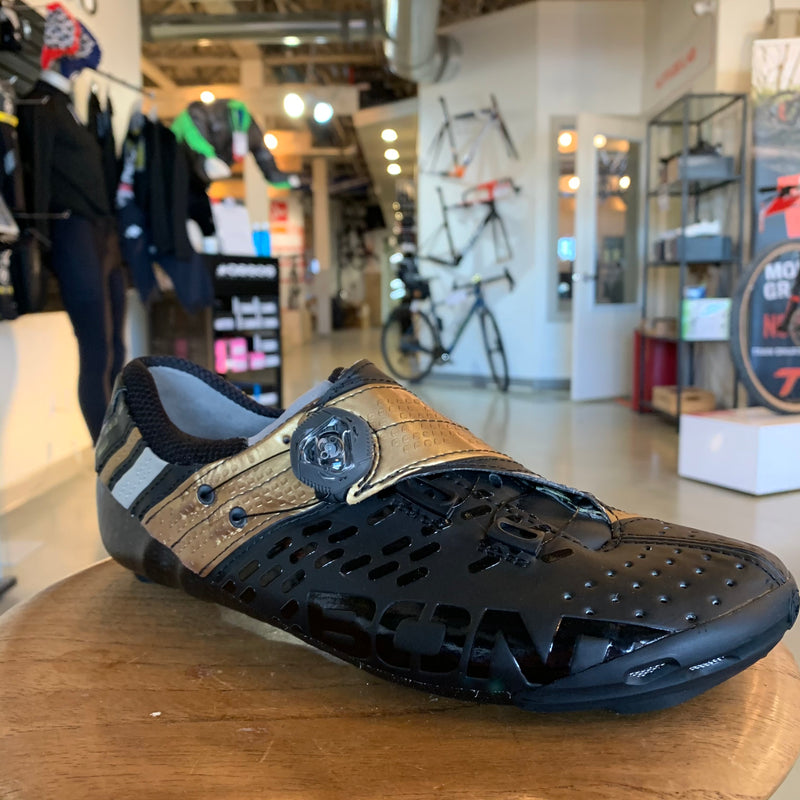 Load image into Gallery viewer, Bont - Helix Shoe - TCR Sport Lab
